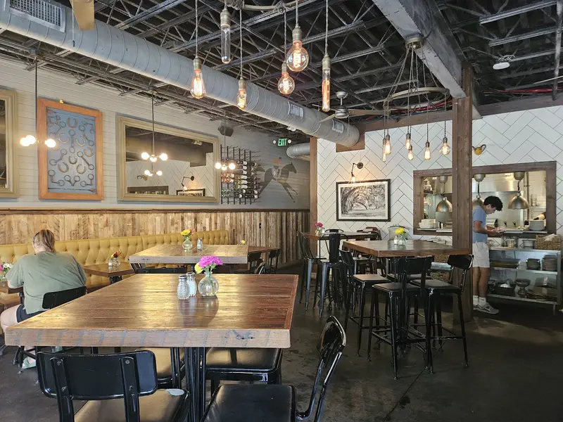 Calhoun Street Tavern