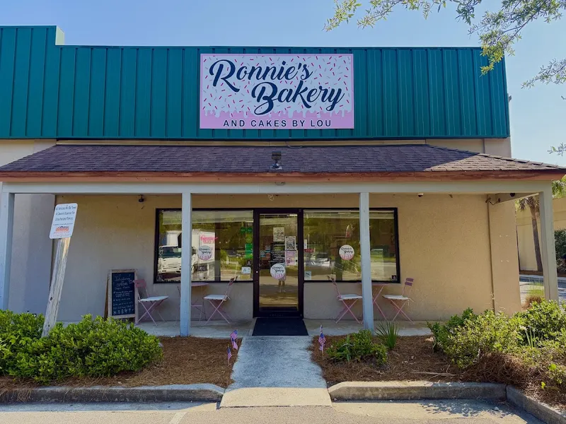 Ronnie’s Bakery & Cakes by Lou