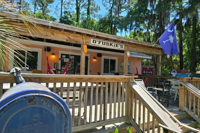 D’Fuskie’s Store and Eatery