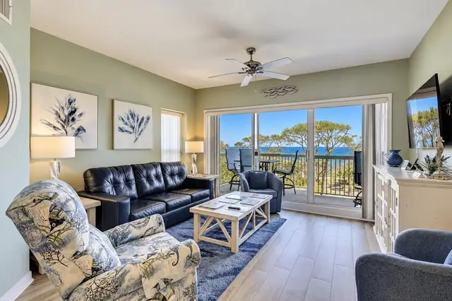 Living room at Barrington Arms 403