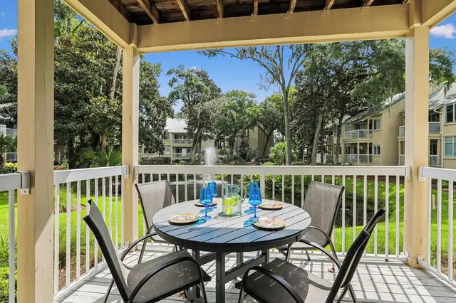 Balcony at Barrington Park 609