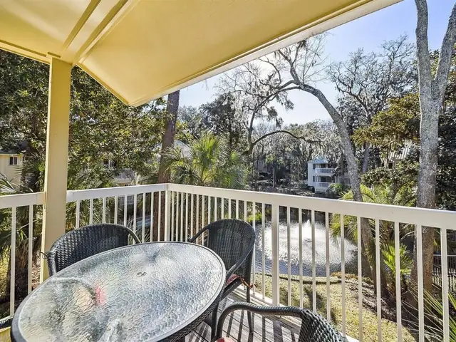 Balcony at Barrington Park 705
