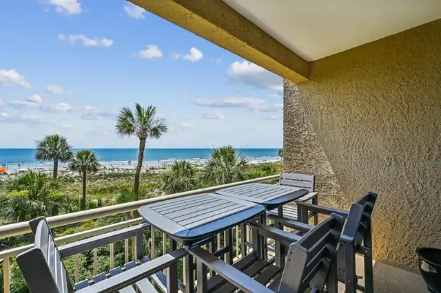 Balcony at Captains Walk 473