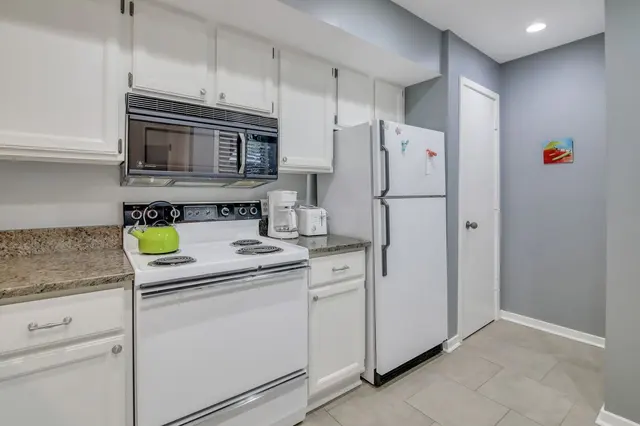 Kitchen at Centre Court Villas 7802