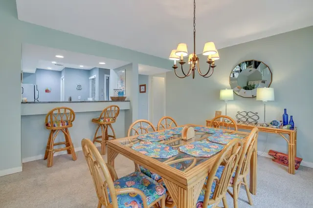 Dining area at Centre Court Villas 7802