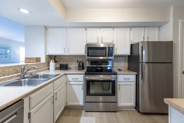 Kitchen at Centre Court Villas 7813