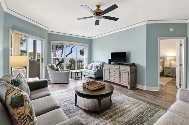 Living room at Hampton Place 5305