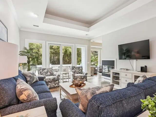 Living room of this home in Palmetto Dunes