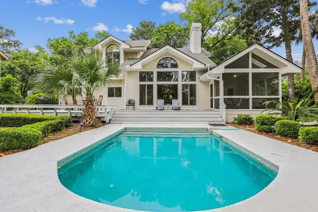 Outside of this home in Palmetto Dunes