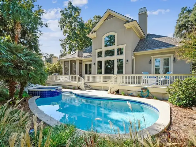 Outside of this home in Palmetto Dunes