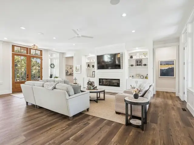 Living room of this home in Palmetto Dunes