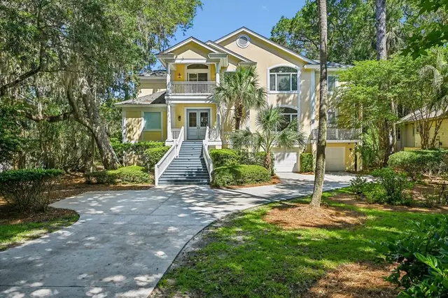 Outside of this home in Palmetto Dunes