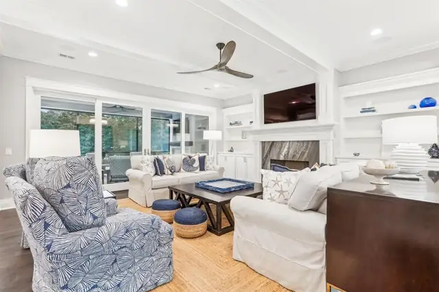 Living room of this home in Palmetto Dunes