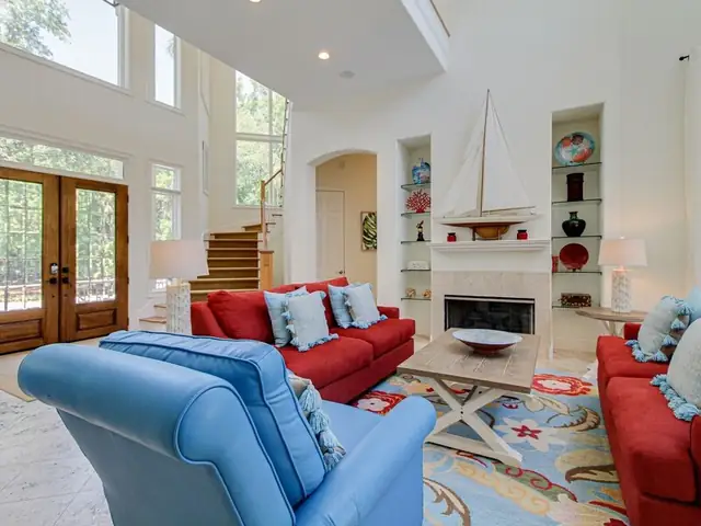 Living room of this home in Palmetto Dunes