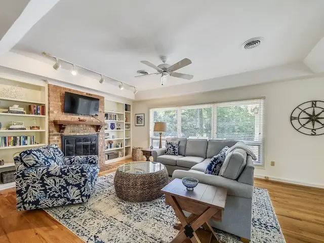 Living room of this home in Palmetto Dunes