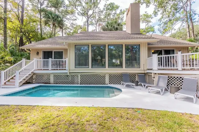 Pool of this home in Palmetto Dunes