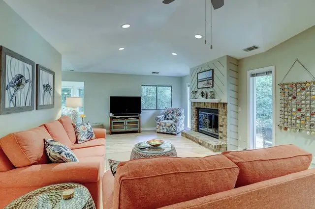 Living room of this home in Palmetto Dunes
