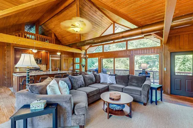 Living room of this home in Palmetto Dunes