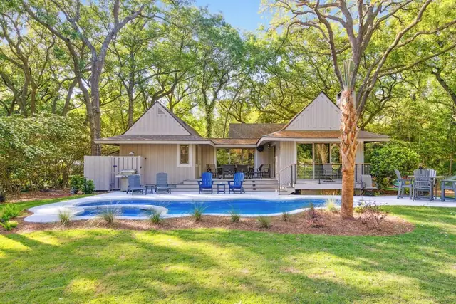 Pool of this home in Palmetto Dunes