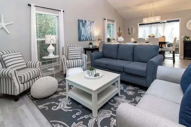 Living room of this home in Palmetto Dunes