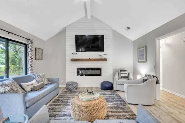 Living room of this home in Palmetto Dunes