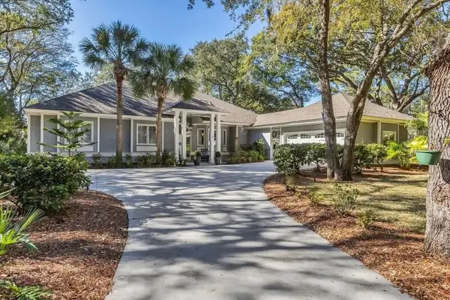 Outside of this home in Palmetto Dunes