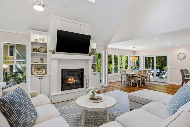Living room of this home in Palmetto Dunes