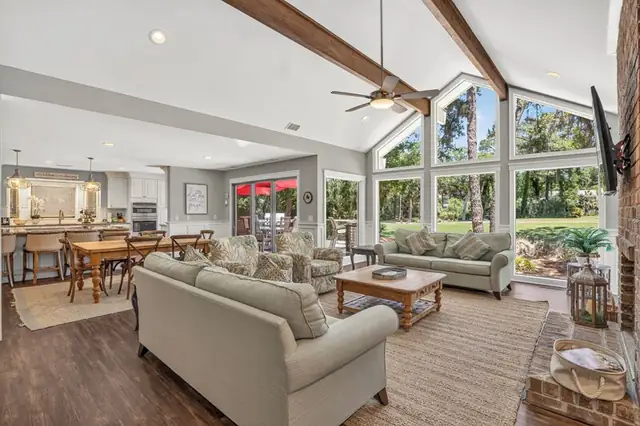 Living room of this home in Palmetto Dunes