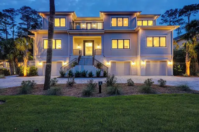 Outside of this home in Palmetto Dunes
