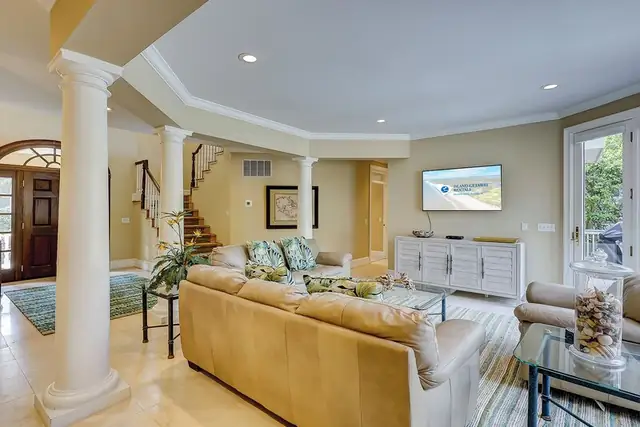 Living room of this home in Palmetto Dunes