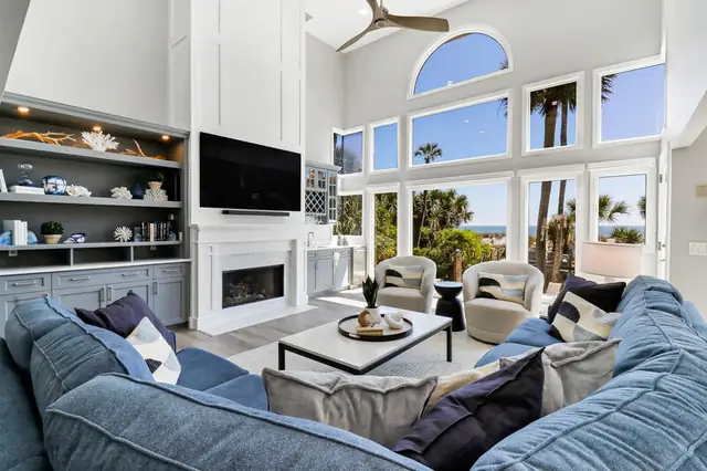 Living room of this home in Palmetto Dunes