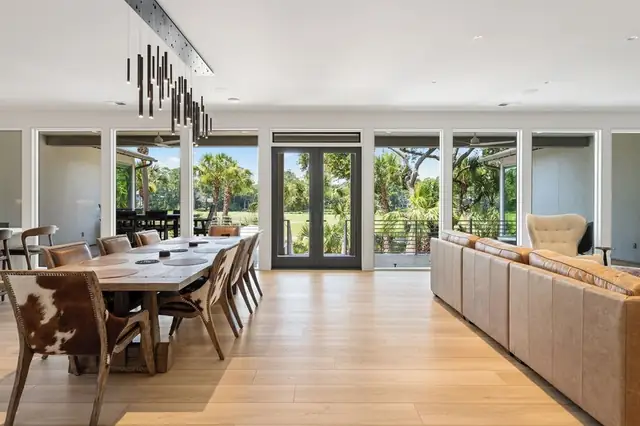 Dining area of this home in Palmetto Dunes