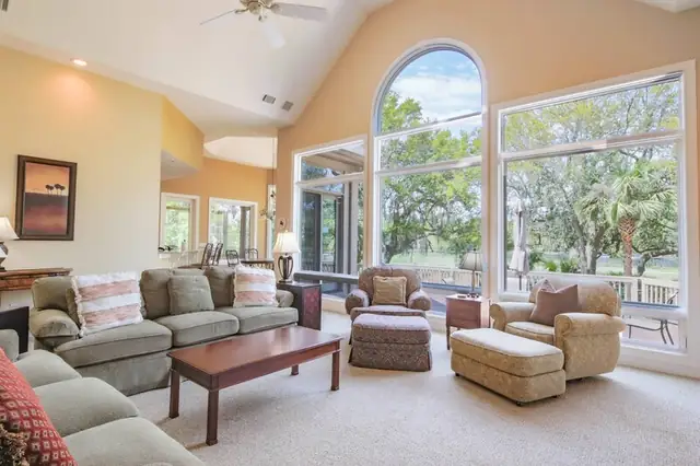Living room of this home in Palmetto Dunes