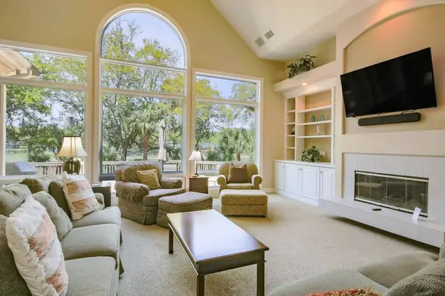 Living room of this home in Palmetto Dunes