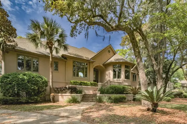 Outside of this home in Palmetto Dunes