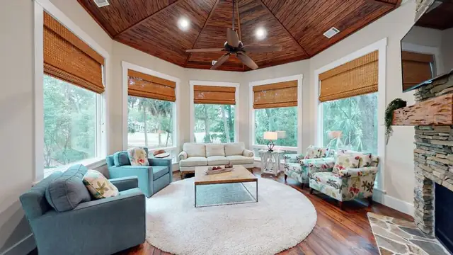 Living room of this home in Palmetto Dunes