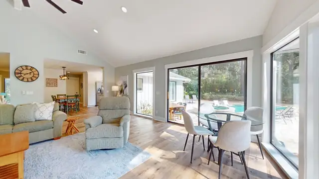 Living room of this home in Palmetto Dunes