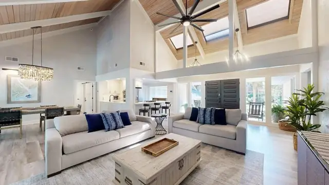 Living room of this home in Palmetto Dunes