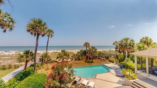 Pool of this home in Palmetto Dunes