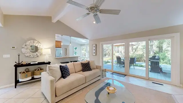 Living room of this home in Palmetto Dunes