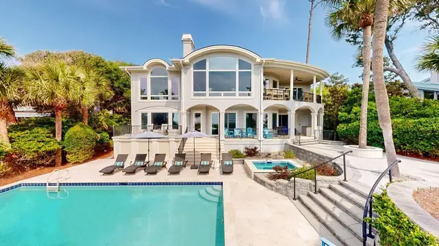Outside of this home in Palmetto Dunes