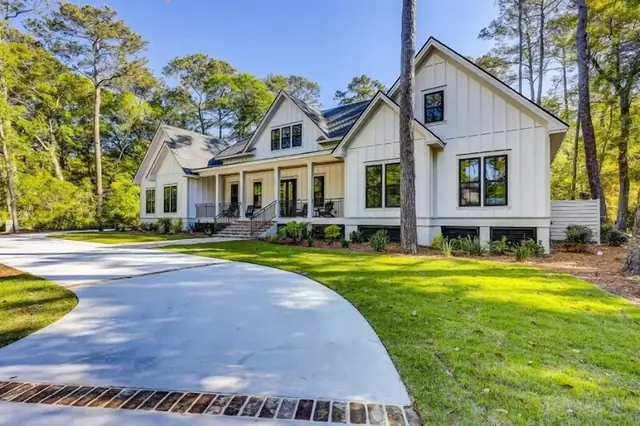 Outside of this home in Palmetto Dunes