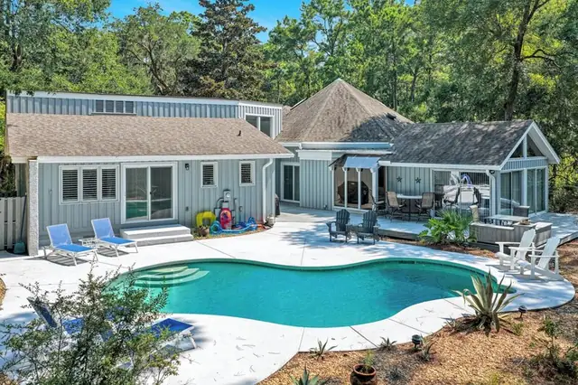 Pool of this home in Palmetto Dunes