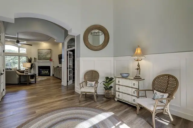 Living room of this home in Palmetto Dunes