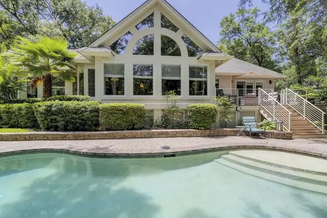 Outside of this home in Palmetto Dunes