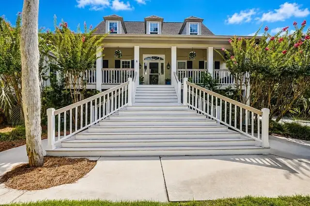 Outside of this home in Palmetto Dunes