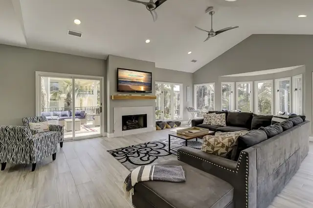 Living room of this home in Palmetto Dunes
