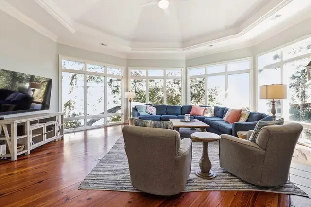 Living room of this home in Palmetto Dunes