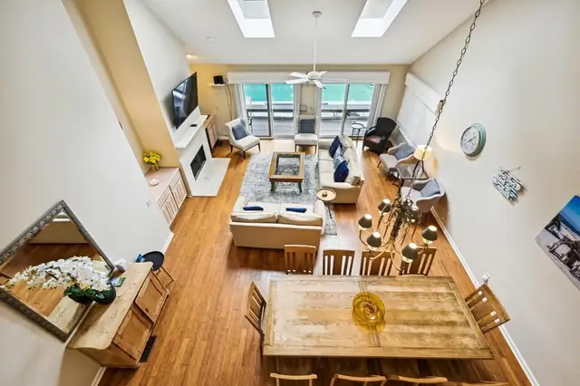 Living room of this home in Palmetto Dunes