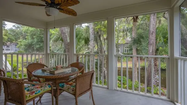 Balcony at Huntington 7633